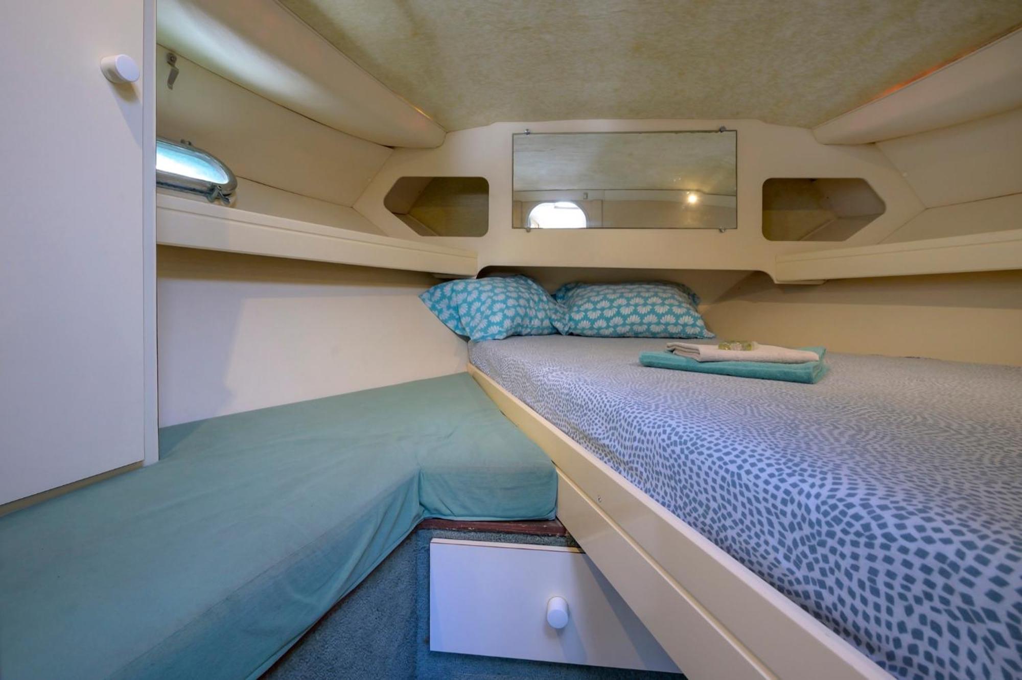 Boat Hotel Barcelona Сан-Адриан-де-Бесос Номер фото